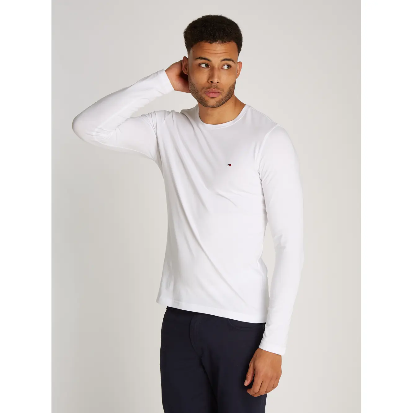 Tommy-Hilfiger_miesten valkoinen trikoopaita_stretch slim fit long sleeve_valkoinen__WI2025_YBR_MW0MW10804YBR_4 (2)