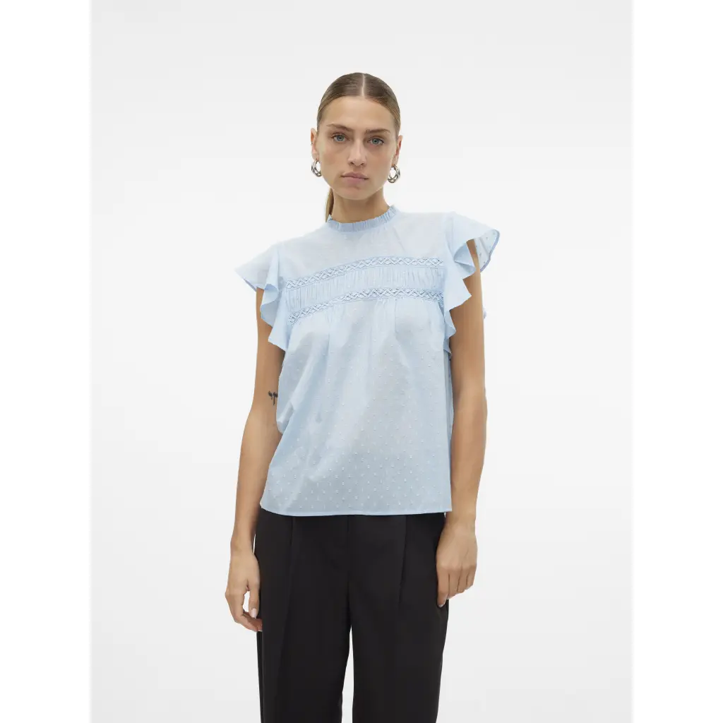 VERO-MODA_naisten-kevyt-frillahihainen-toppi_trine-frillatoppi