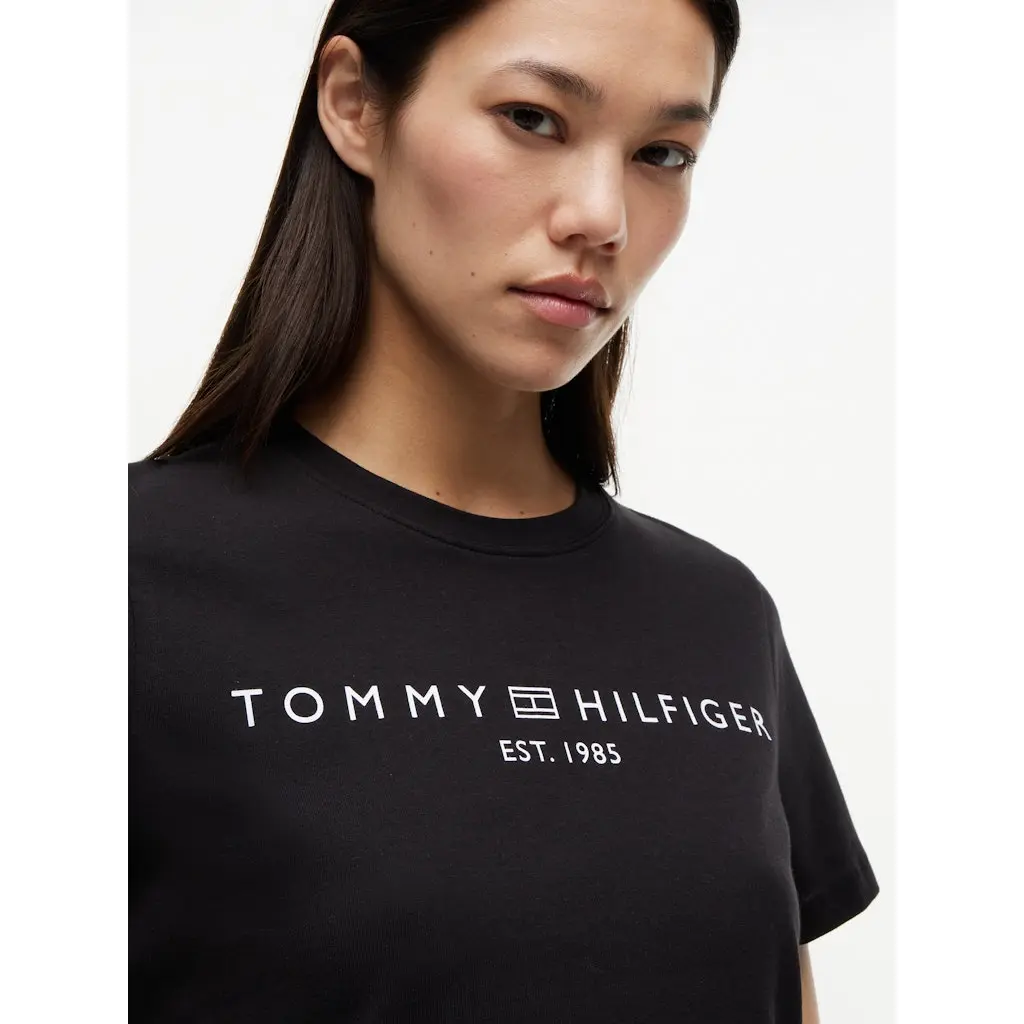 Tommy-Hilfiger-naisten-musta-perus-t-paita-logolla