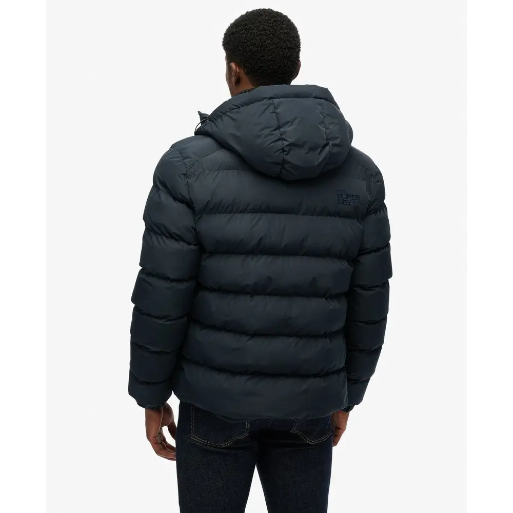 Superdry_miesten-muhkea-tummansininen-toppatakki_hooded-sport-puffer-jacket_M5011905A