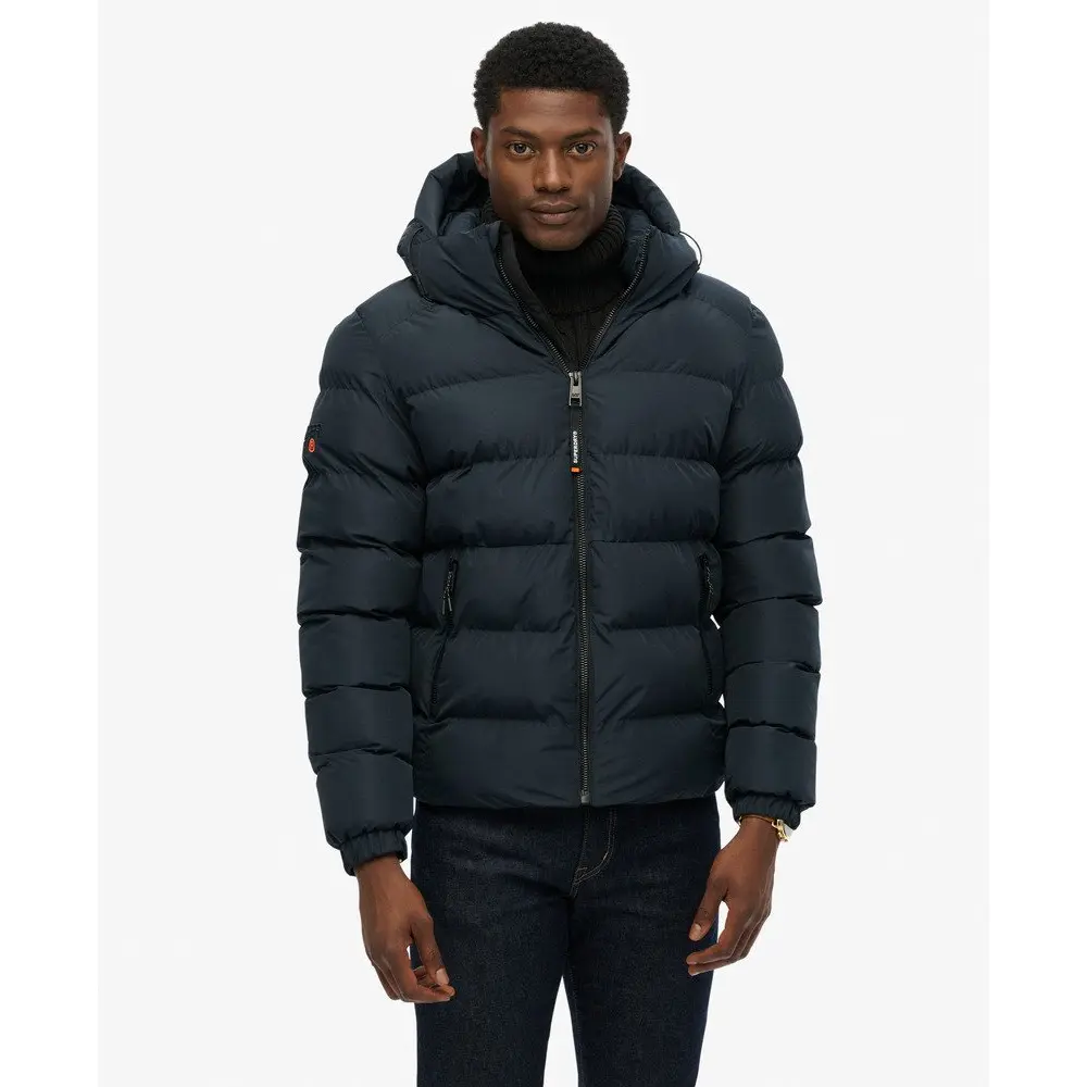 Superdry_miesten-muhkea-tummansininen-toppatakki_hooded-sport-puffer-jacket_M5011905A