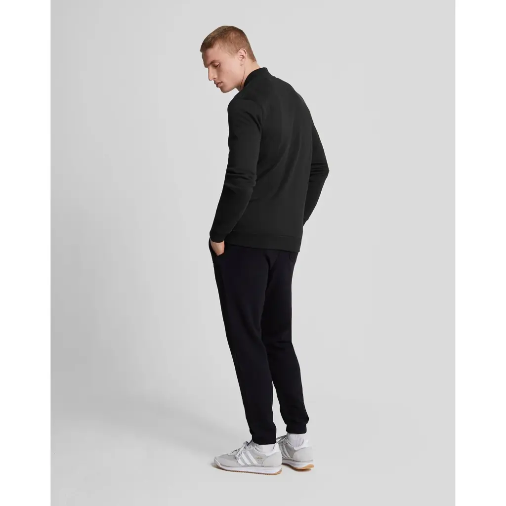 LyleScott_miesten-collegehousut_slim-sweat-pant_musta