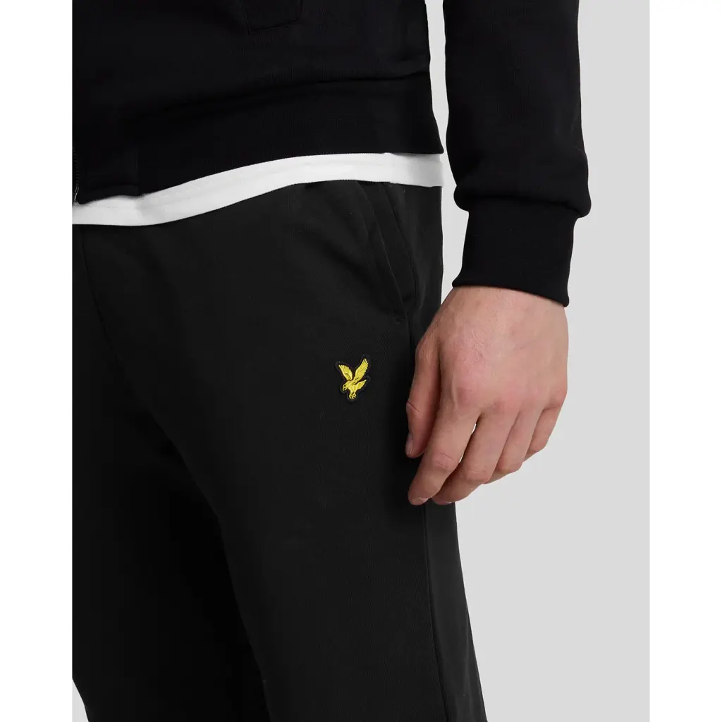 LyleScott_miesten-collegehousut_slim-sweat-pant_musta