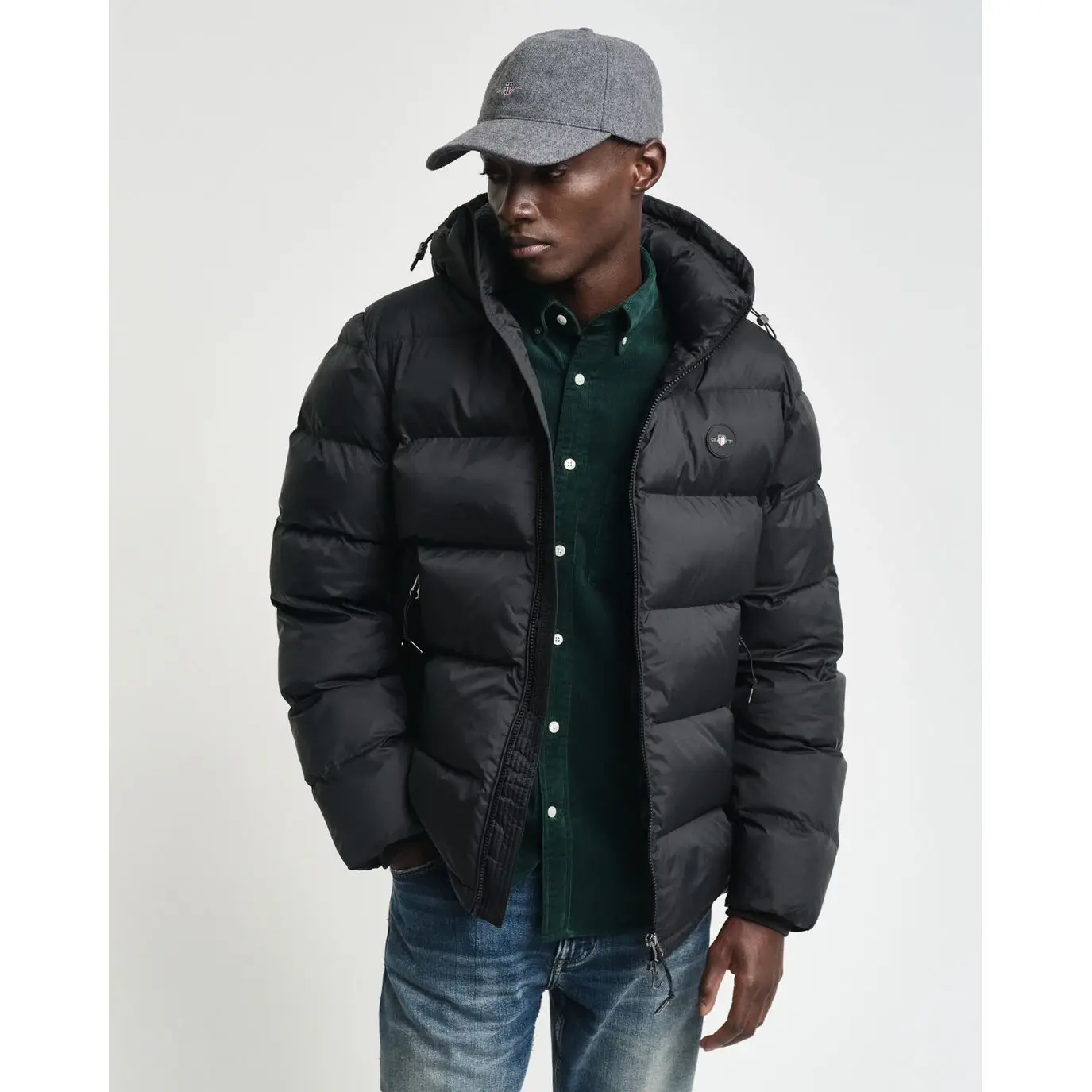 Gant_miesten-muhkea-mustat-toppatakki_Active-cloud-jacket_musta_7006452-005_1.webp