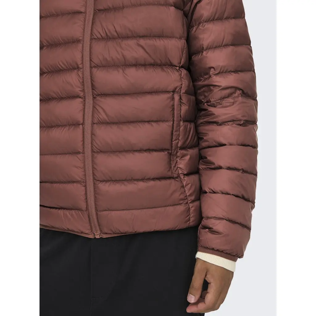 miesten-ruosteenpunainen-kevyttoppatakki_gavin-light-down-jacket