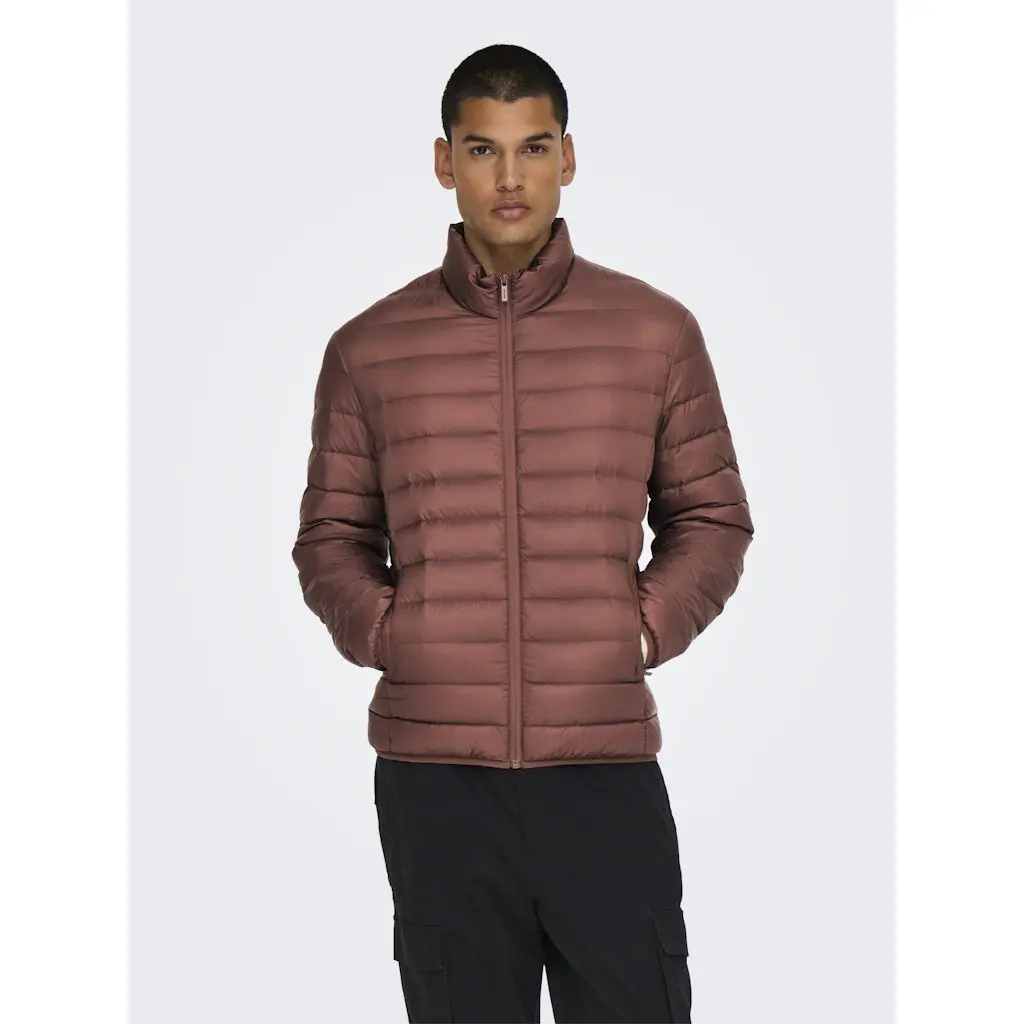 miesten-ruosteenpunainen-kevyttoppatakki_gavin-light-down-jacket