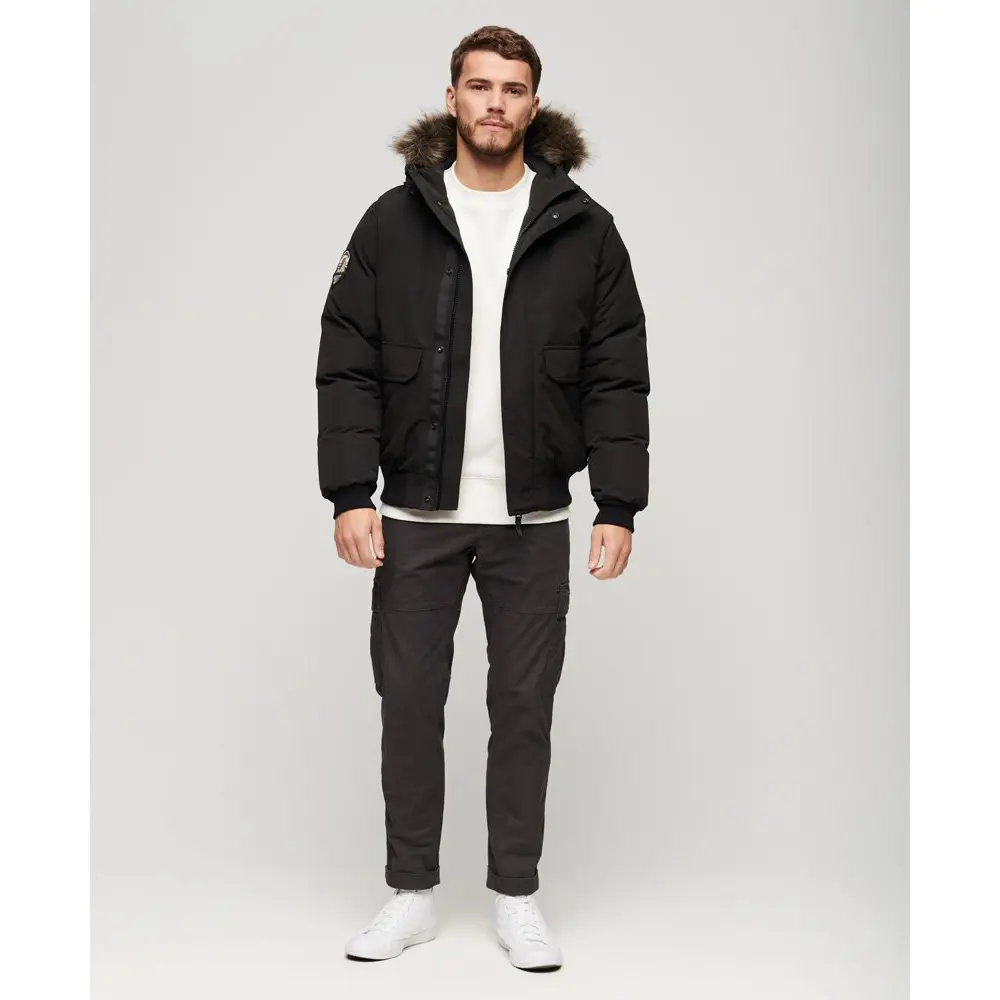 Superdry_miesten-musta-bomber-mallinen-talvitakki_everest-faux-fur-bomber-jacket_M5011930A