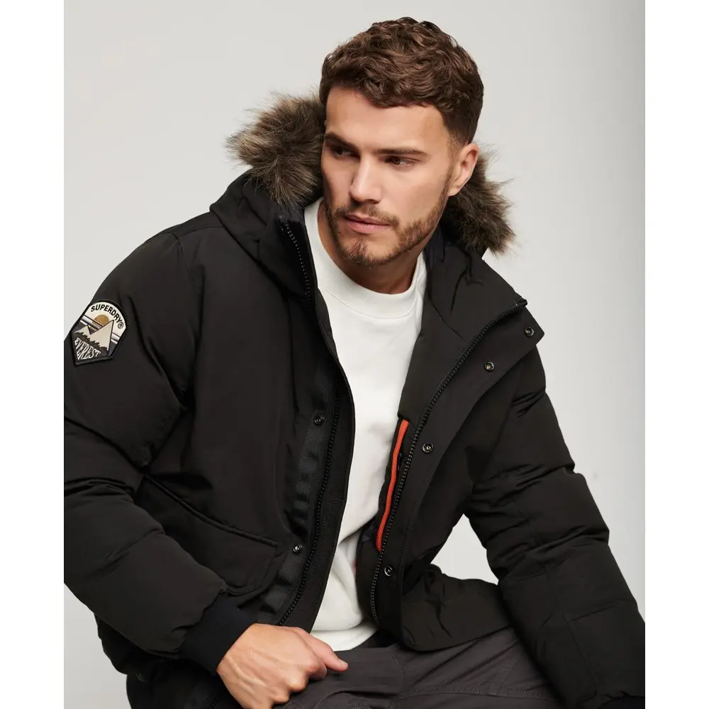 Superdry_miesten-musta-bomber-mallinen-talvitakki_everest-faux-fur-bomber-jacket_M5011930A