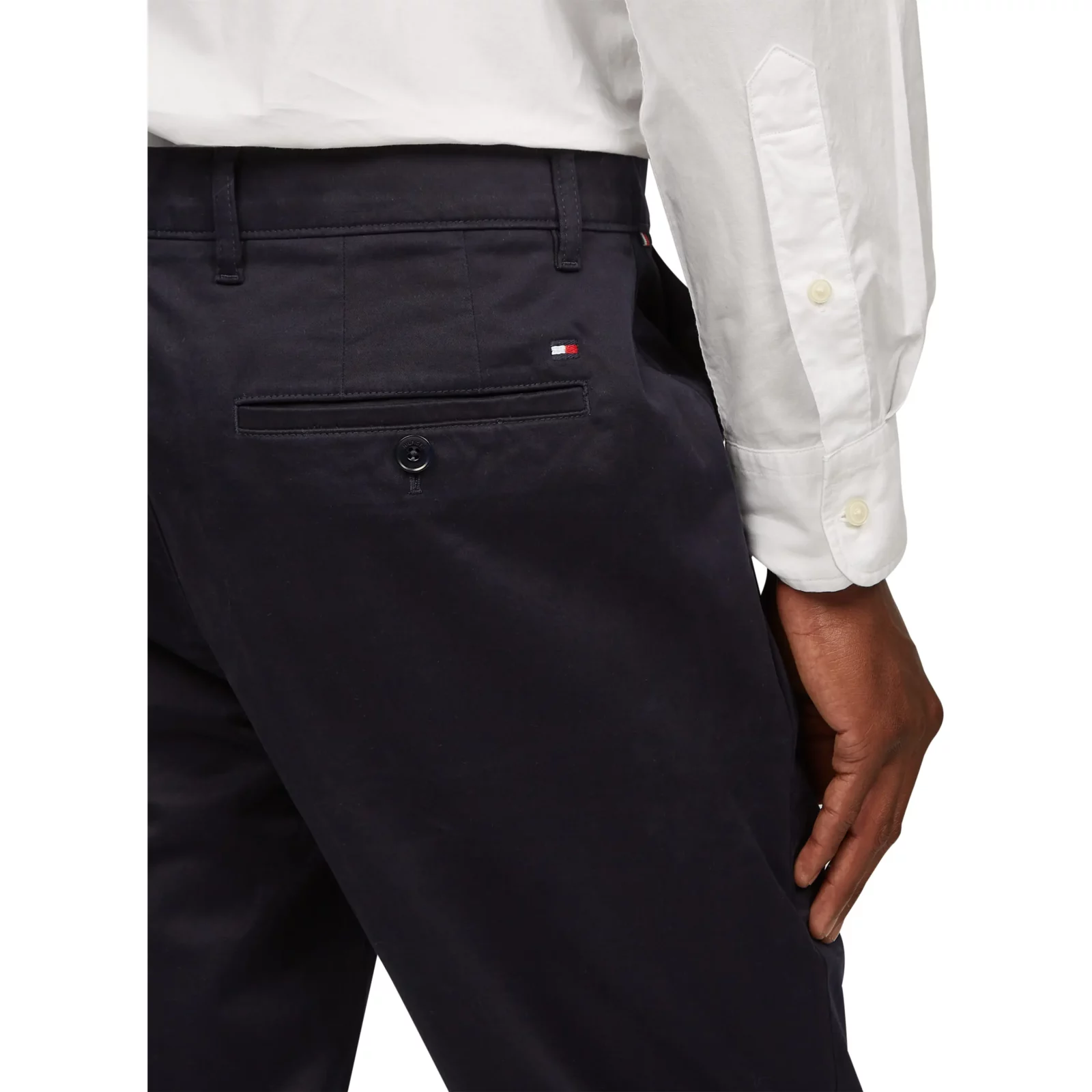 Tommy-Hilfiger_miesten-tummansiniset-siitit-chinot_denton-chino-satin_