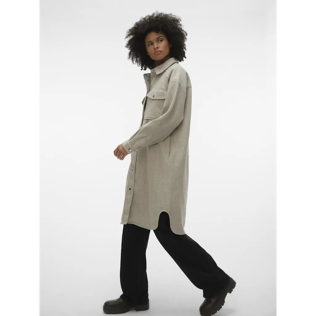 VERO-MODA_naisten-beige-pitka-vuoreton-villakangastakki_vince-boxy-coat_silver-mink_10302703