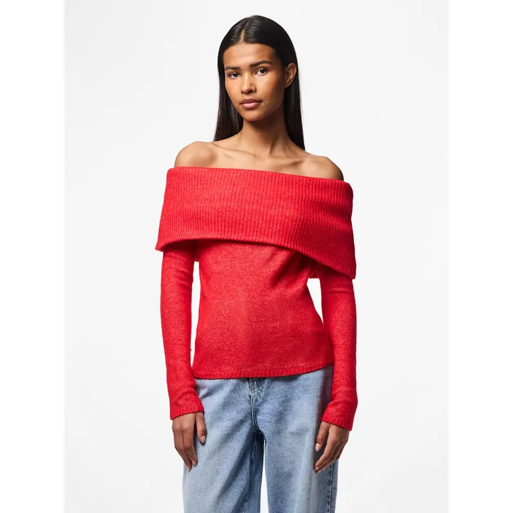 PIECES_naisten-punainen-offshoulder-neule_riko-offshoulder-neule_punainen¨_3_17153014