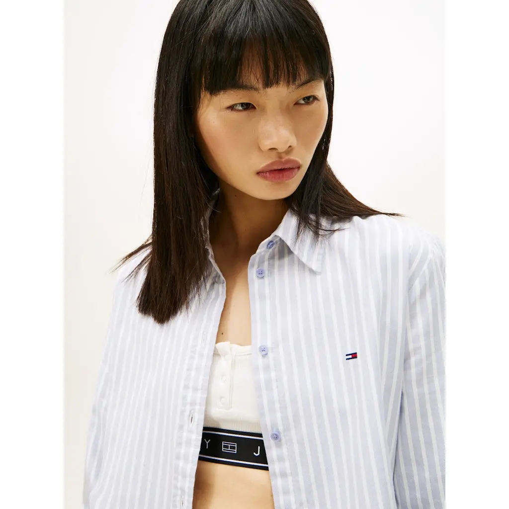 Tommy-Jeans_naisten-puuvillainen-raidallinen-kauluspaita-vaaleansinisena