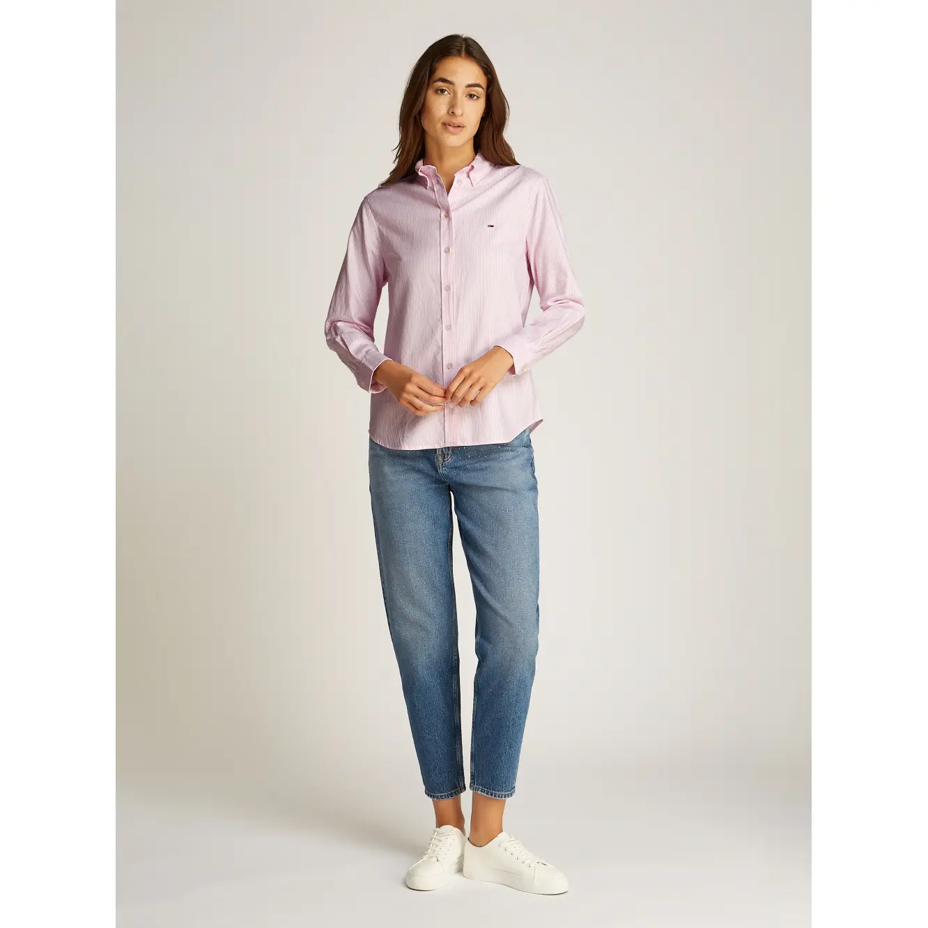 Tommy-Jeans_naisten-vaaleanpunainen-puuvillakauluspaita_oxford-kauluspaita_DW0DW19890_0D5