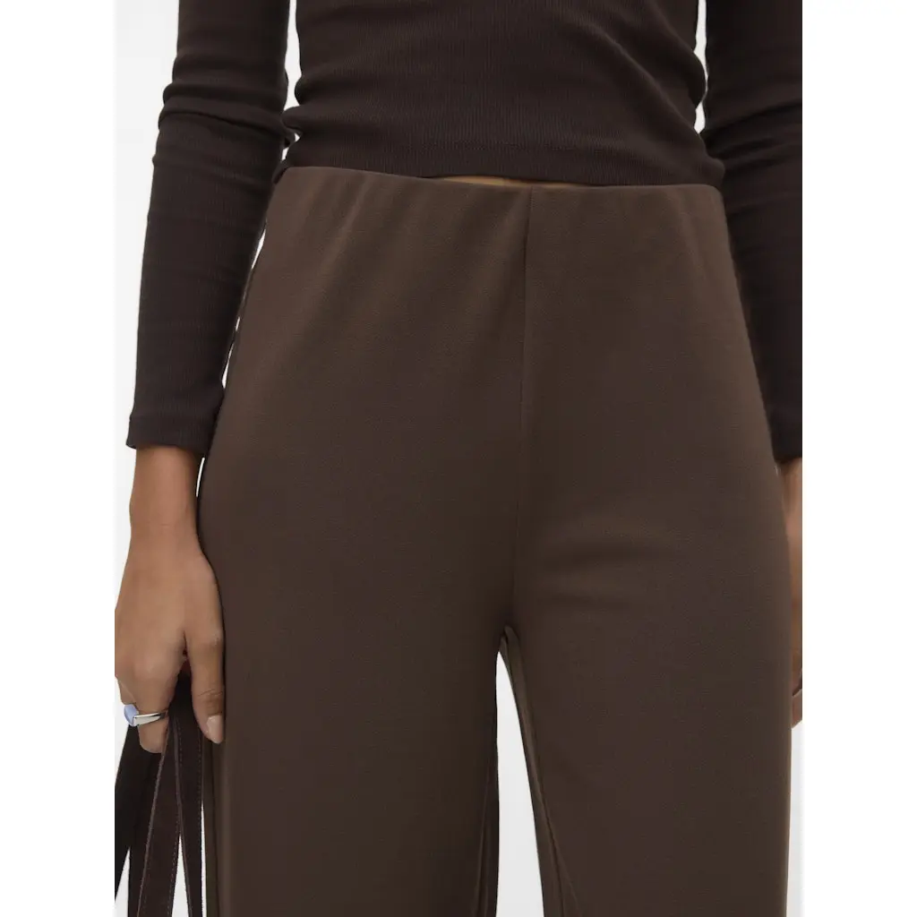 VERO-MODA-naisten-ruskeat-joustavat-suorat-housut