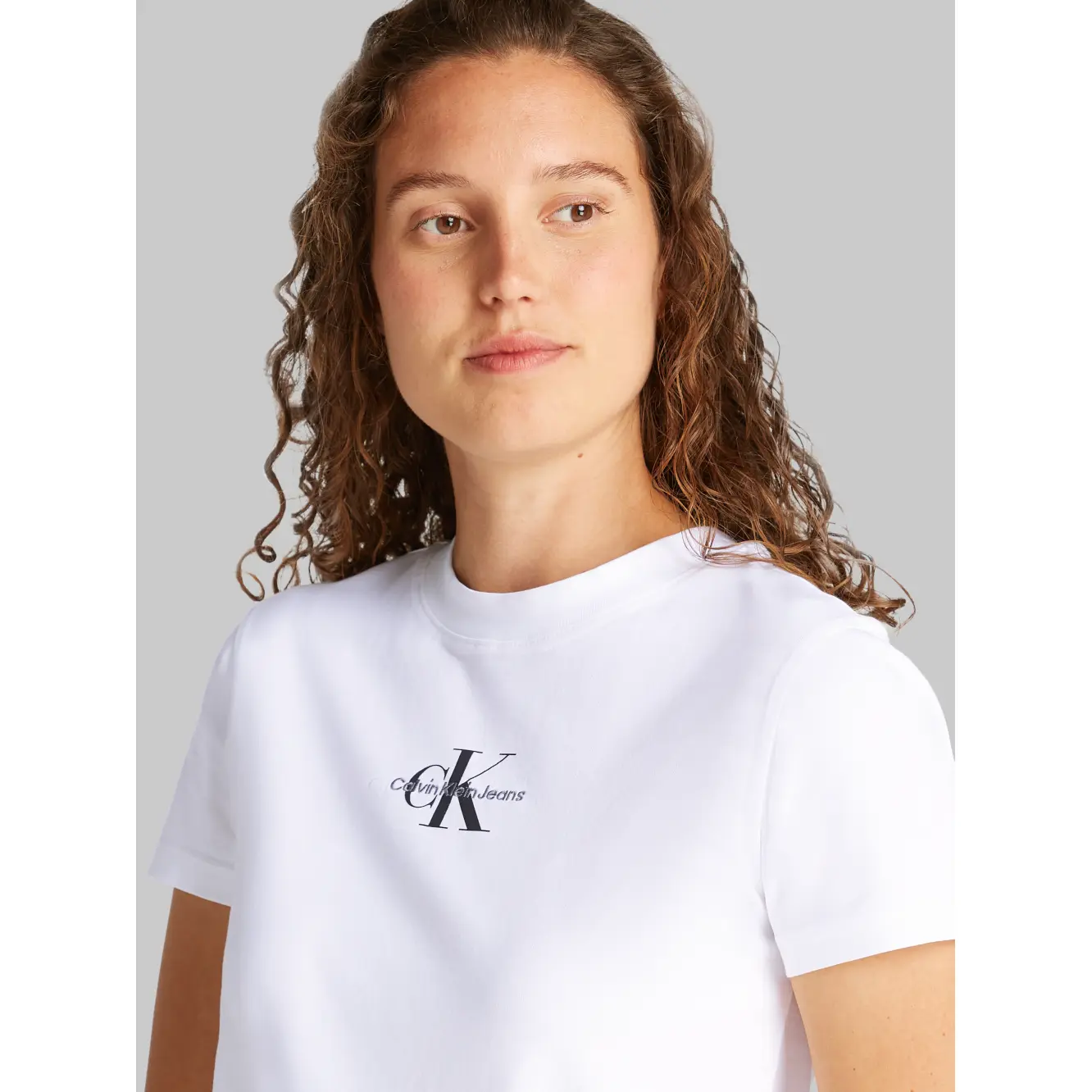 Calvin-Klein_naisten-valkoinen-t-paita-mustalla-logo-tekstilla_monologo-baby-tee__YAA_J20J223113YAA