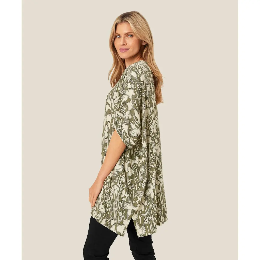 Masai_vihrea-kuviollinen-tunika_MA-GALENE-1010482_ma-galene-loose-tunic_3066P_1010482-9.webp