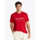 Tommy-Hilfiger_miesten punainen perus t-paita_hilfiger cetner stack tee__SP2025_XLD_MW0MW38621XLD (1)