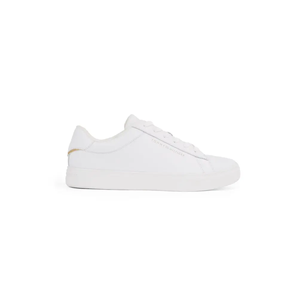 Tommy-Hilfiger_naisten-valkoiset-lenkkarit_essential-court-sneaker_valkoinen_SP2025_YBS_FW0FW08320YBS_6-1.webp