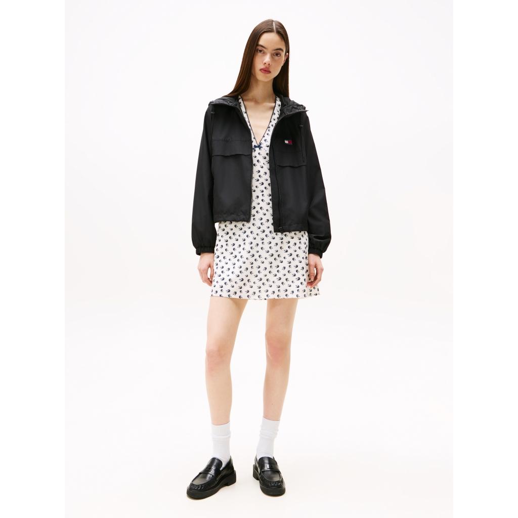 Tommy-Jeans_musta-sporttinen-tuulitakki_windbreaker-takki