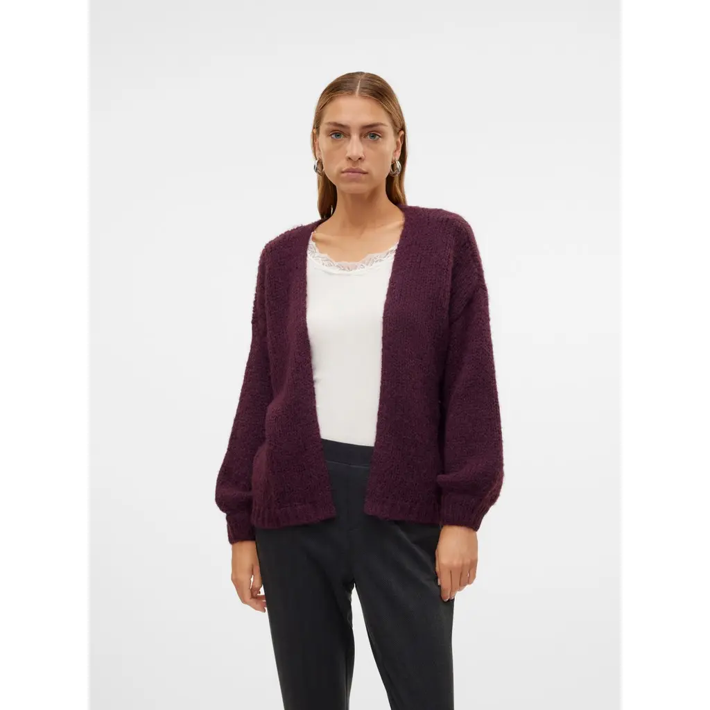 VERO-MODA-viininpunainen-pehmea-oversize-avoneuletakki