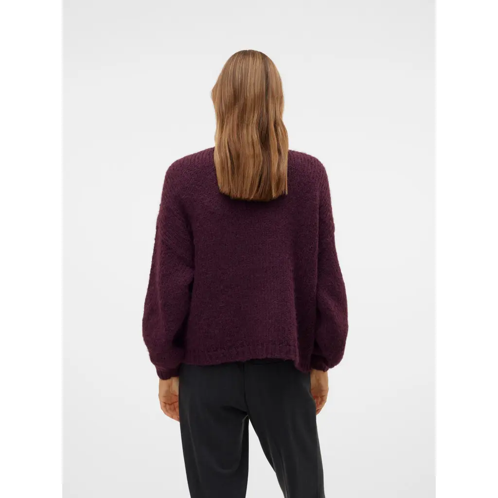 VERO-MODA-viininpunainen-pehmea-oversize-avoneuletakki