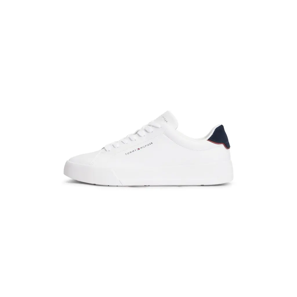 Tommy-Hilfiger_miesten-valkoiset-matalavartiset-varrettomat-tennarit