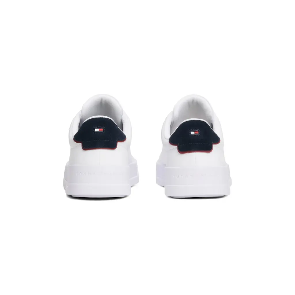 Tommy-Hilfiger_miesten-valkoiset-matalavartiset-varrettomat-tennarit