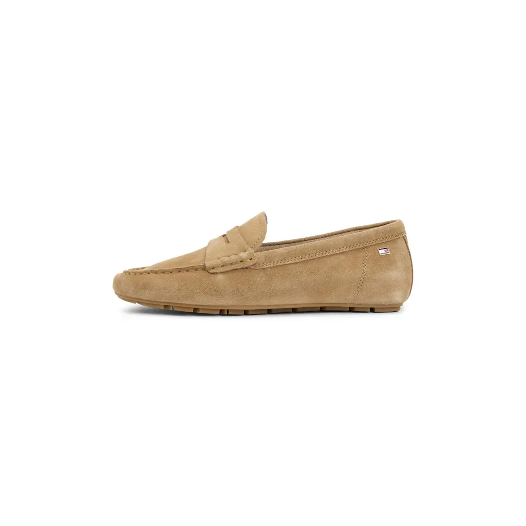Tommy-Hilfiger_tumman-beiget-naisten-kesaloaferit_mokkaloaferit-naisille