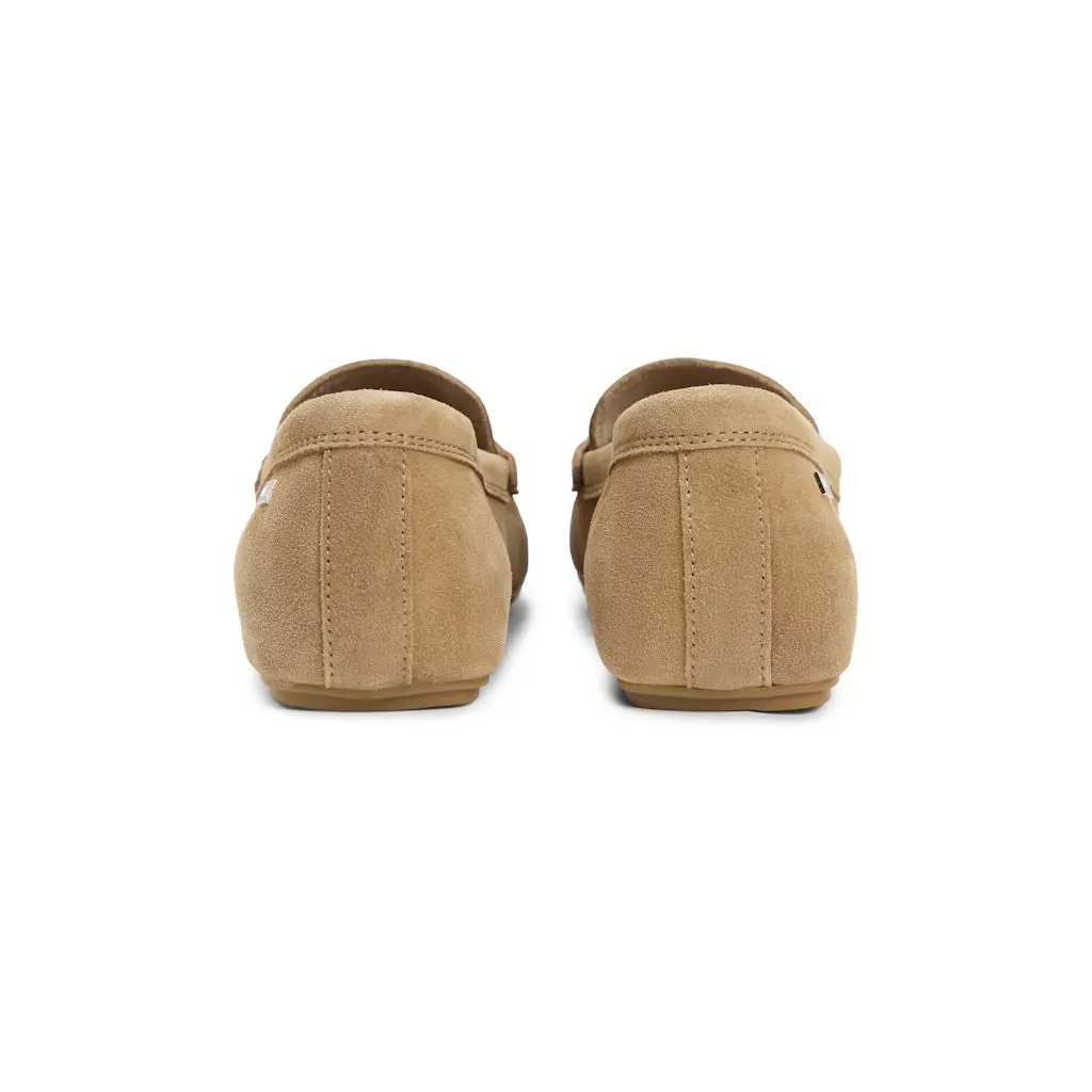 Tommy-Hilfiger_tumman-beiget-naisten-kesaloaferit_mokkaloaferit-naisille