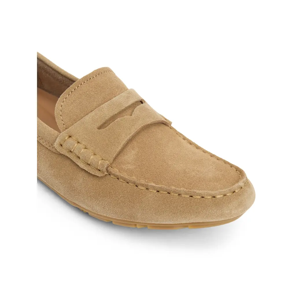 Tommy-Hilfiger_tumman-beiget-naisten-kesaloaferit_mokkaloaferit-naisille