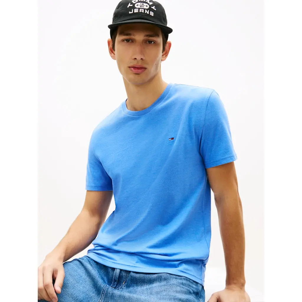 Tommy-Jeans_miesten-kirkkaan-sininen-meleerattu-yksivarinen-logot-paita