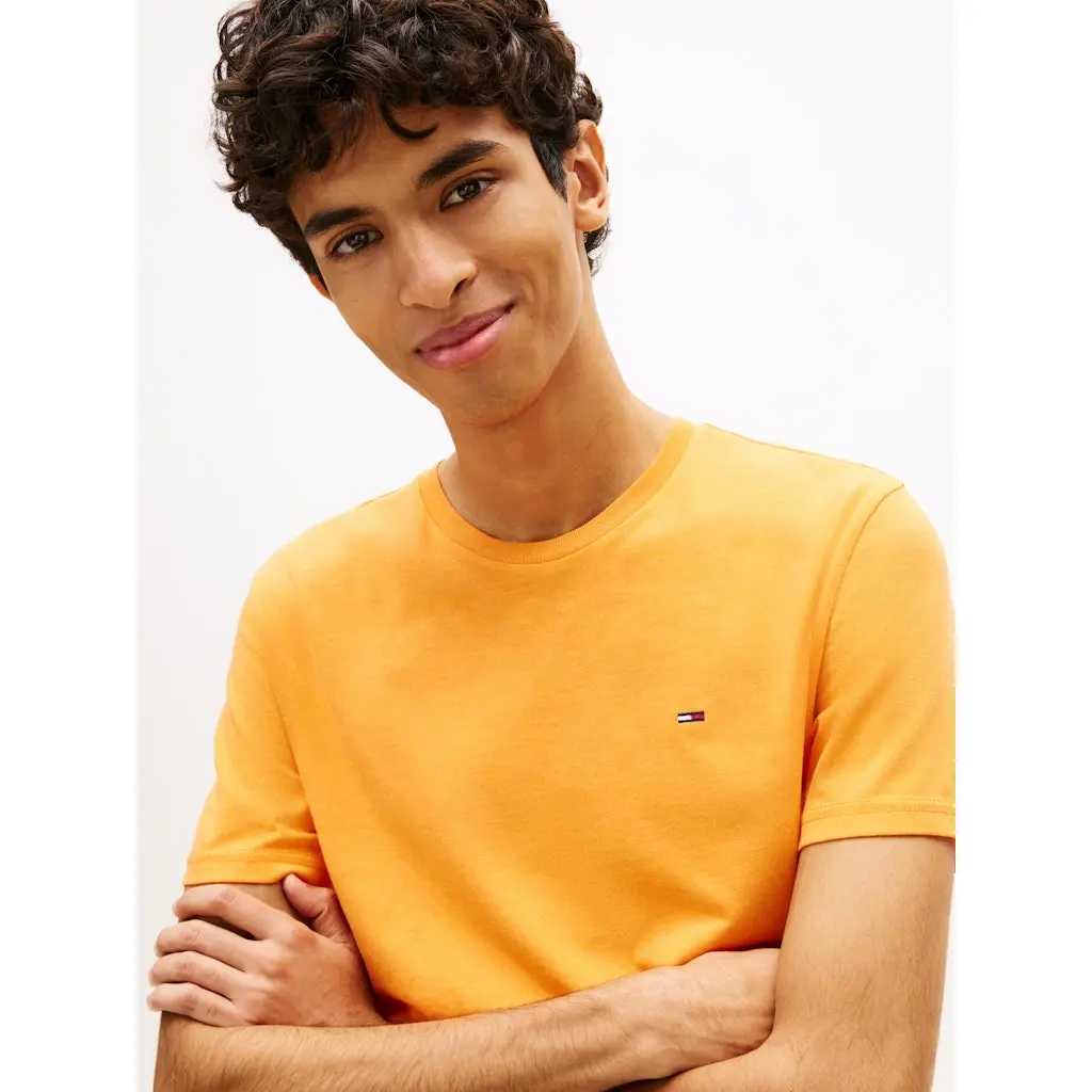 Tommy-Jeans_miesten-oranssi-puuvillainen-t-aita