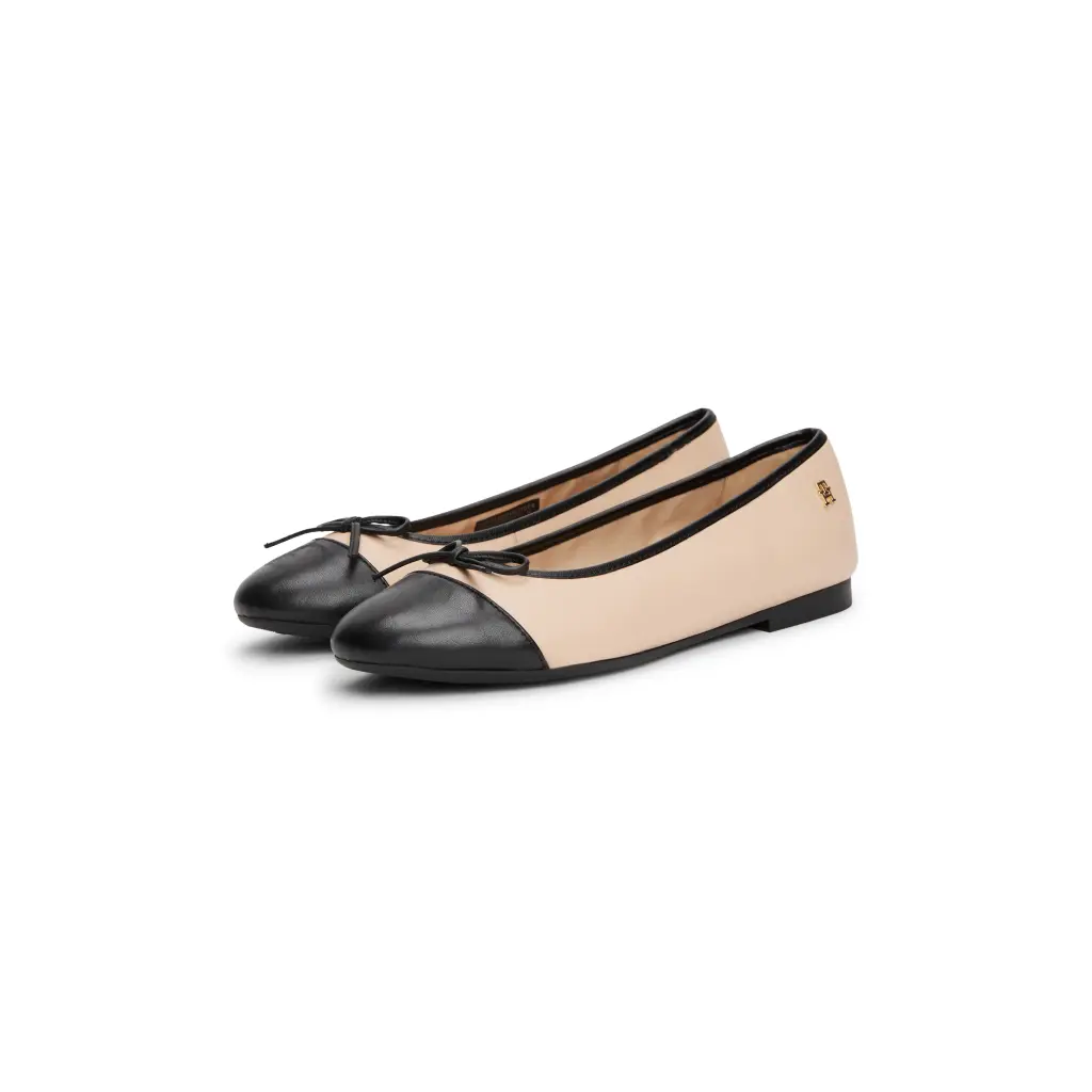 Tommy-Hilfiger_naisten-nahkainen-ballerina_toe-cap-nahkaballerina_hiekka-musta