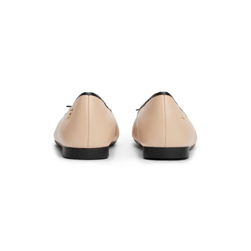 Tommy-Hilfiger_naisten-nahkainen-ballerina_toe-cap-nahkaballerina_hiekka-musta