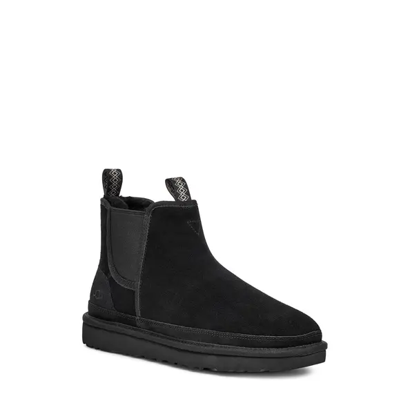 UGG_miesten-mustat-m-neumel-chelsea-talvikengat_11216440BLK