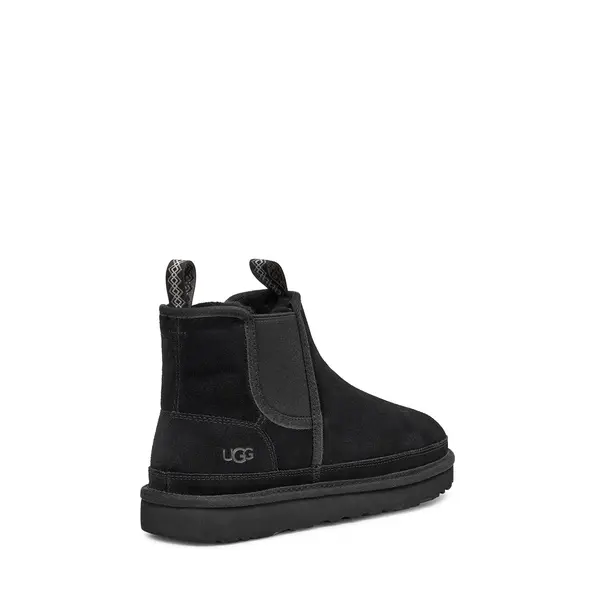 UGG_miesten-mustat-m-neumel-chelsea-talvikengat_11216440BLK