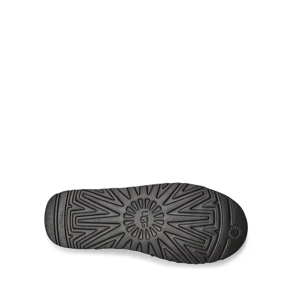 UGG_miesten-mustat-m-neumel-chelsea-talvikengat_11216440BLK