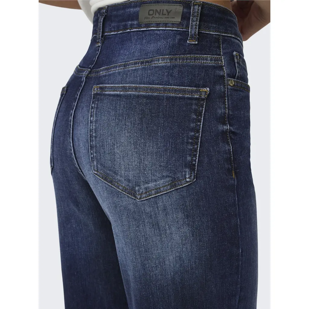 ONLY_tummansiniset-levealahkeiset-joustavat-farkut-korkealla-vyotarolla_madison-wide-leg-farkku