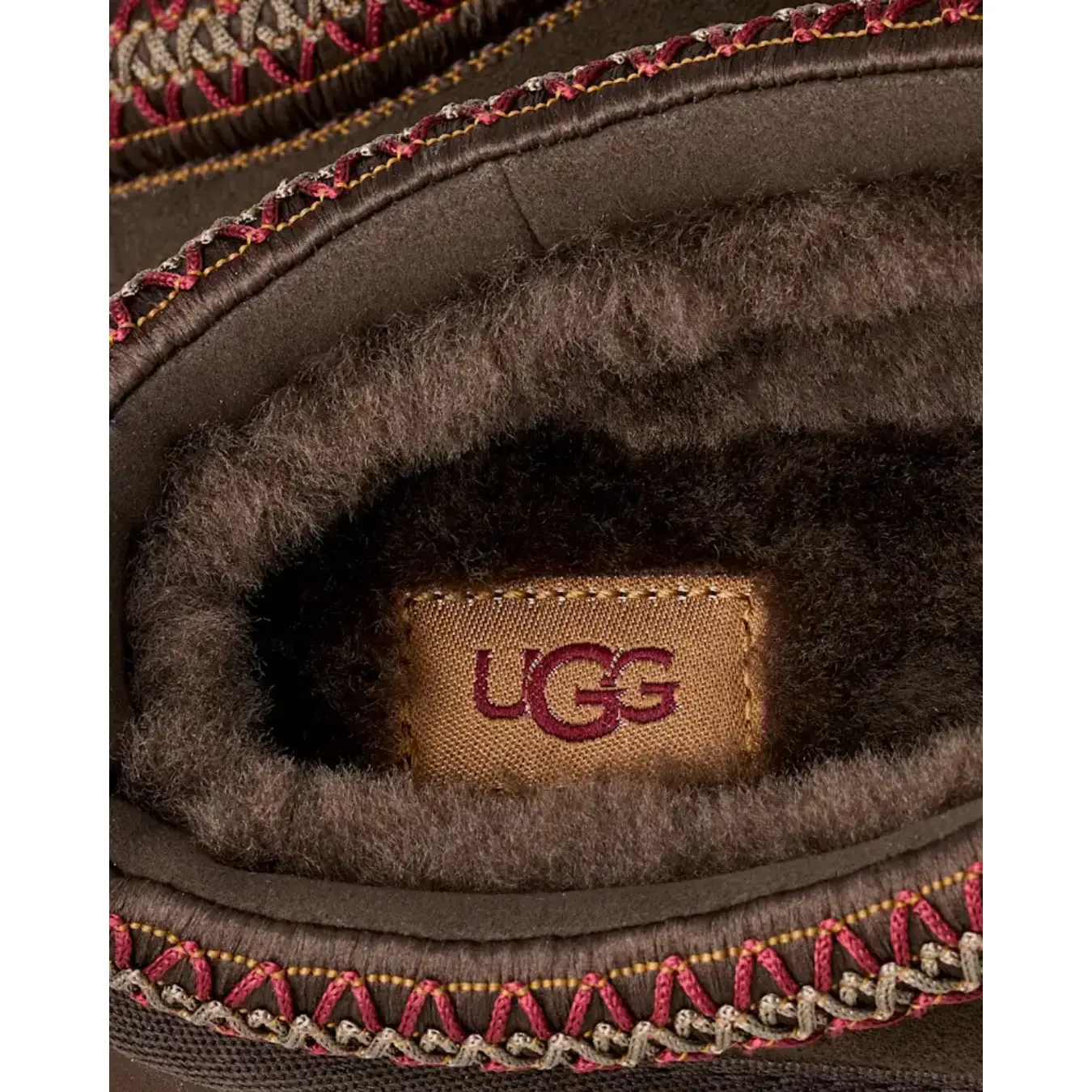 Ugg-tummanruskea-varreton-paksupohjainen-tazz-kenka