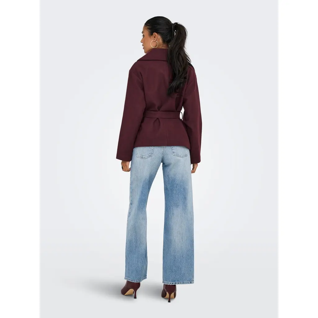 ONLY_naisten-viininpunainen-lyhyt-villakangastakki