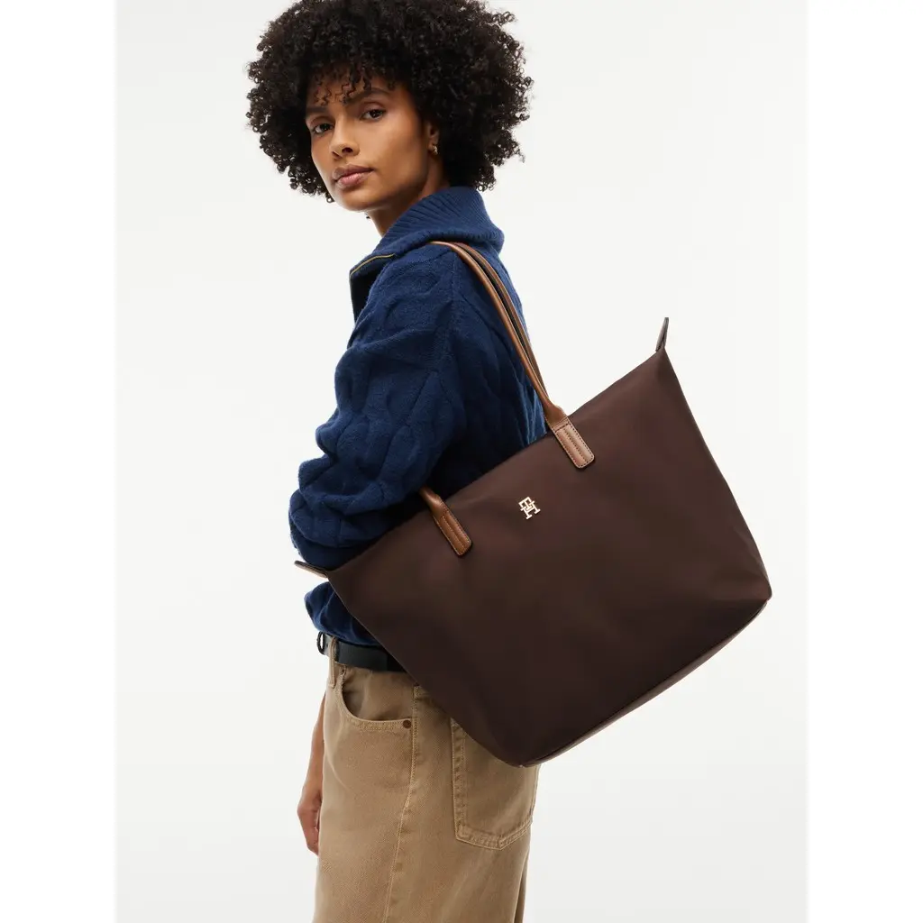 Tommy-Hilfiger-naisten-tummanruskea-nailon-laukku
