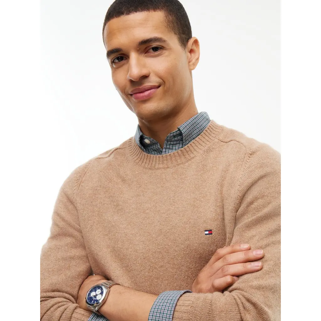 Tommy-Hilfiger-vaaleanruskea-miesten-lampaanvilla-neule