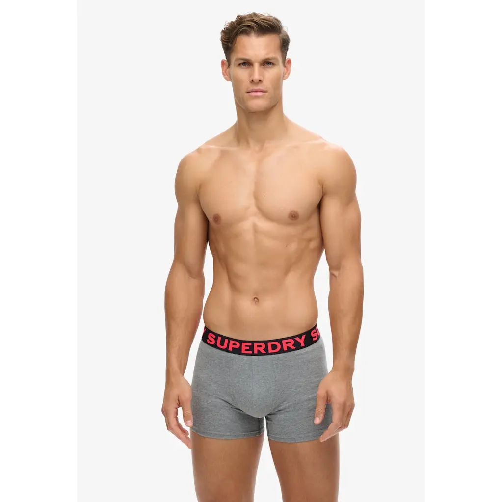 Superdry_miesten-harmaat-boxerit-kolmen-kappaleen-pakkauksessa-erivarisilla-kuminahoilla