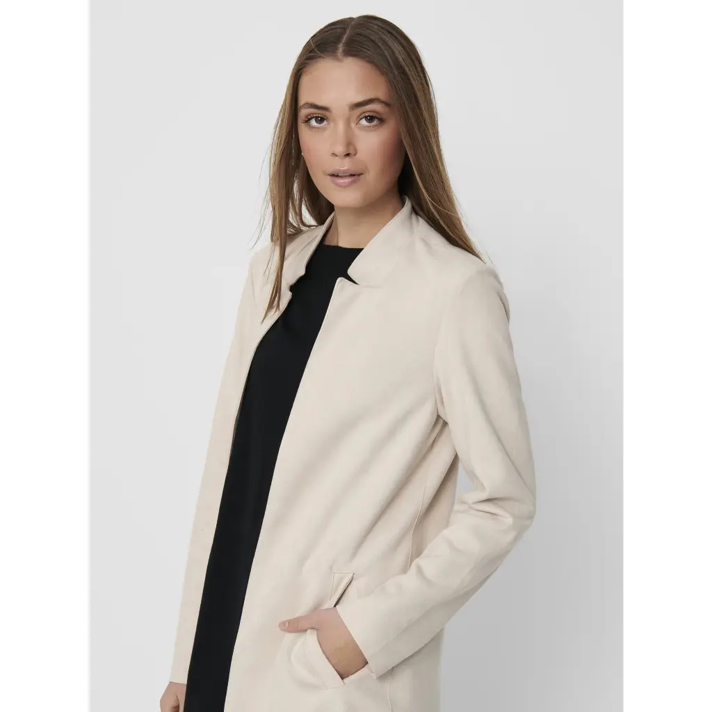 ONLY_naisten-ohut-pitka-mokkanahkatakki_hiekanvarinen