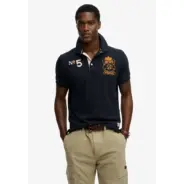 Superdry_miesten-tummansinein-pikeepaita-brodeerauksella