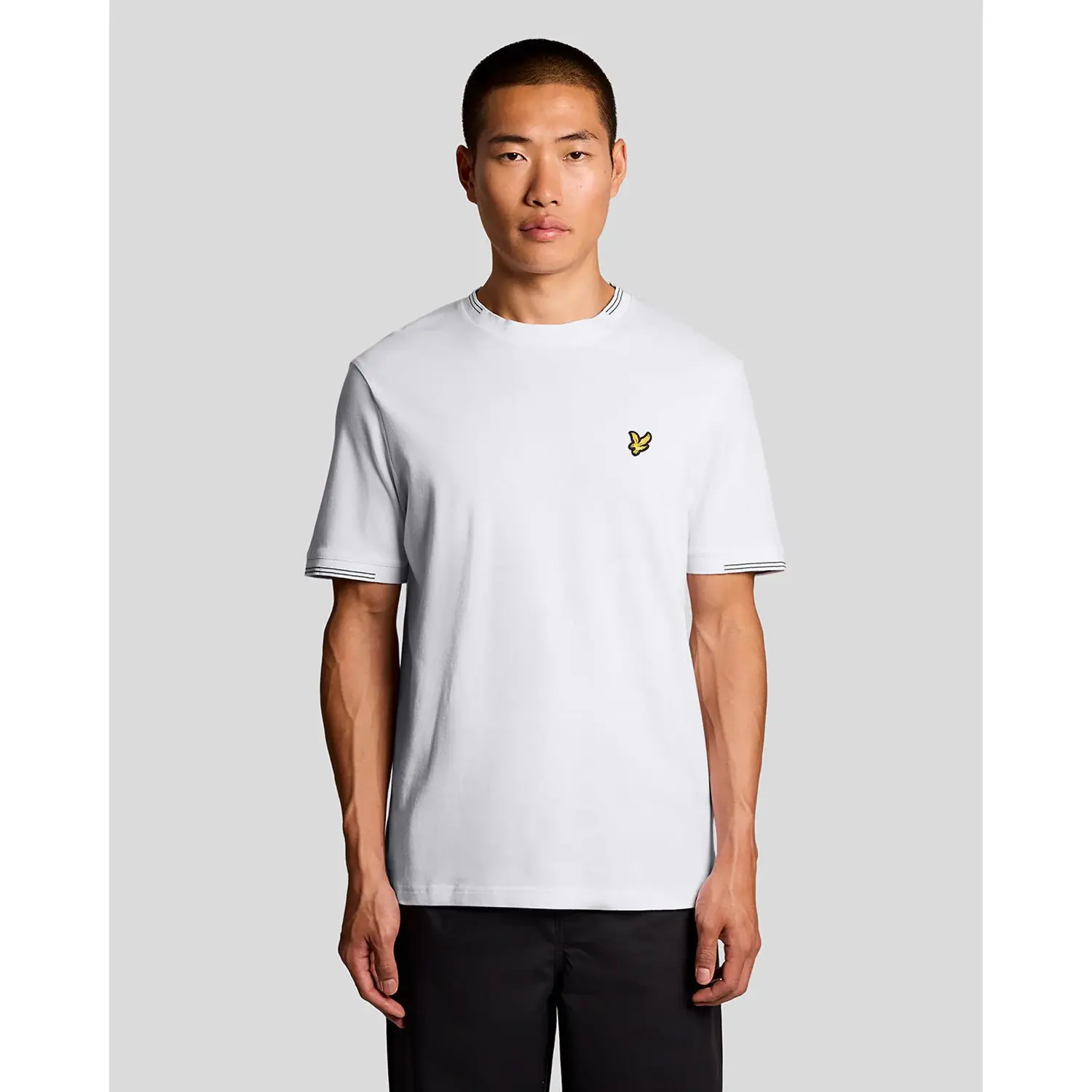 Lyle-and-Scott_miesten-valkoinen-t-paita-logolla