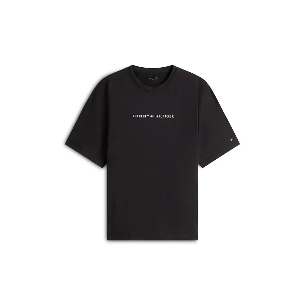 Tommy-Hilfiger_miesten-musta-puuvillainen-perust-paita-arkeen