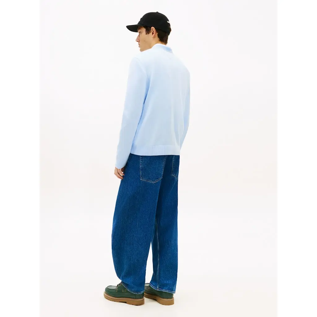ommy-Jeans_miesten-ohut-vaaleansininen-neulepaita