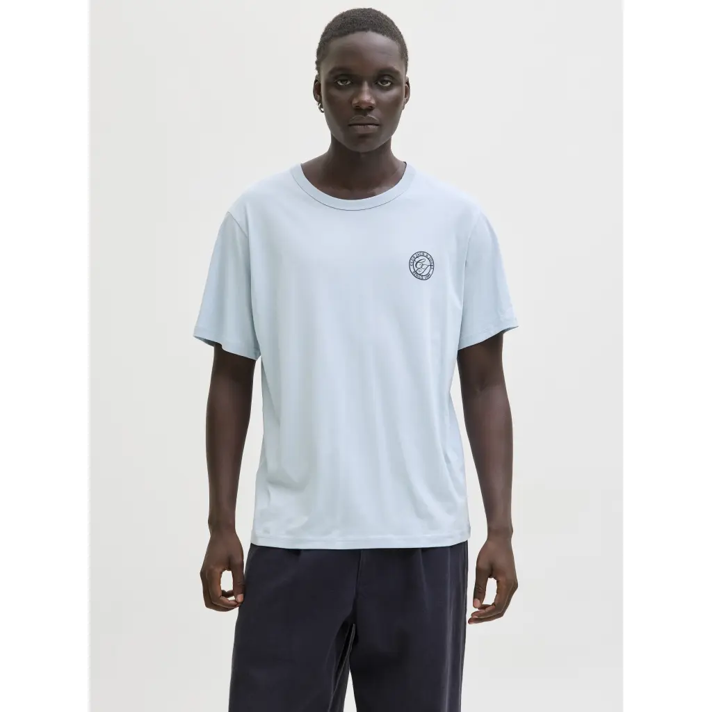 JACKJONES_miesten-t-paita_alliance-tee-ss_vaaleansininen