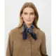 Masai_tummansinein-bandanahuivi_sinivalkoinen-kuviollinen-puuvillahuivi_